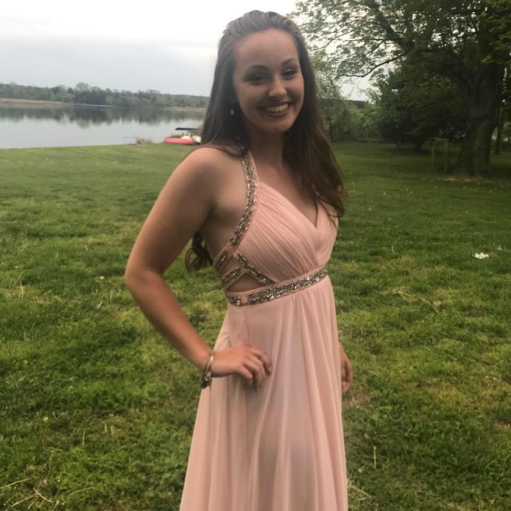 Meet your Posher, Elena